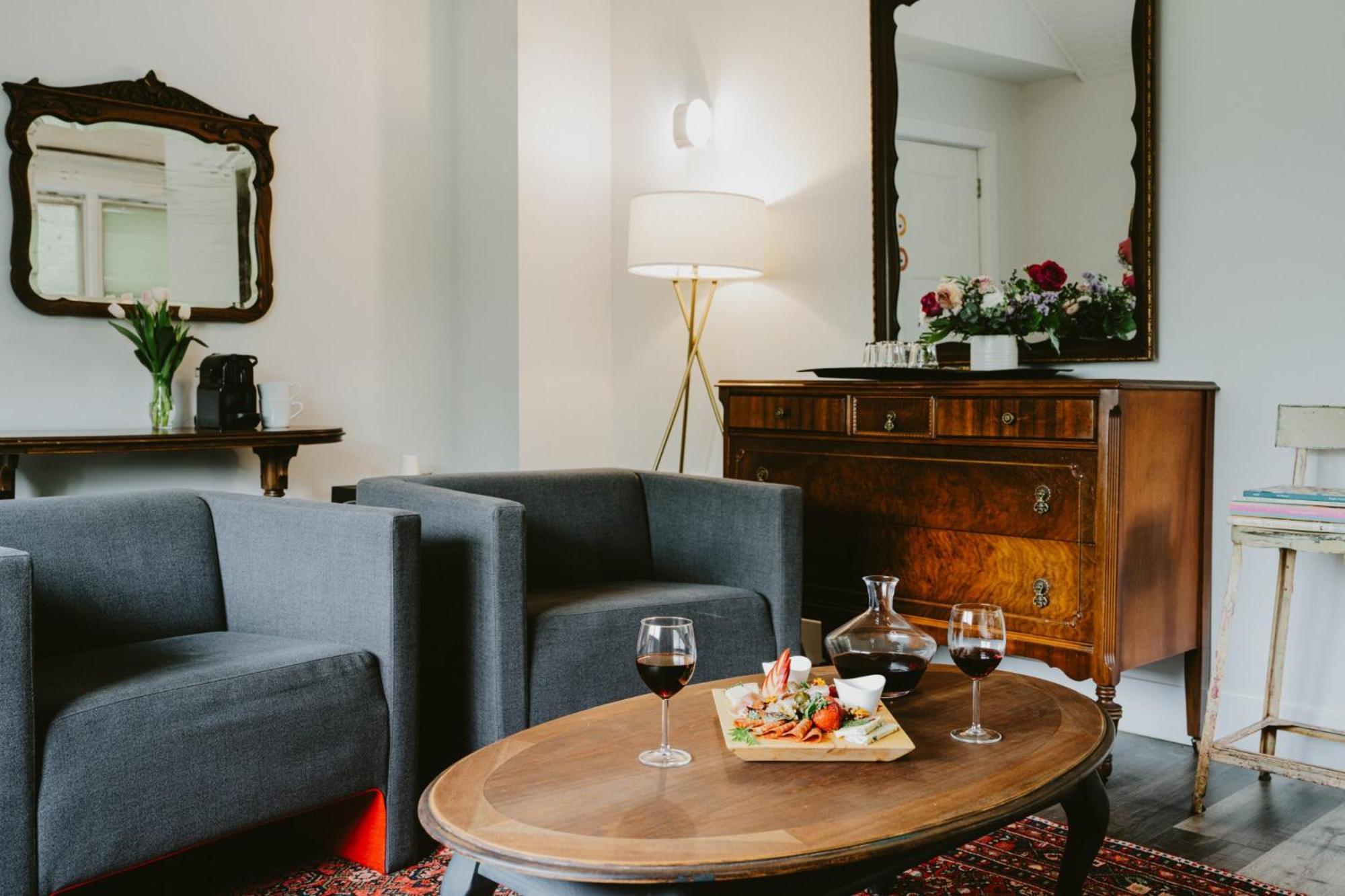 The Kent Motel Ниагара-он-те-Лейк Экстерьер фото