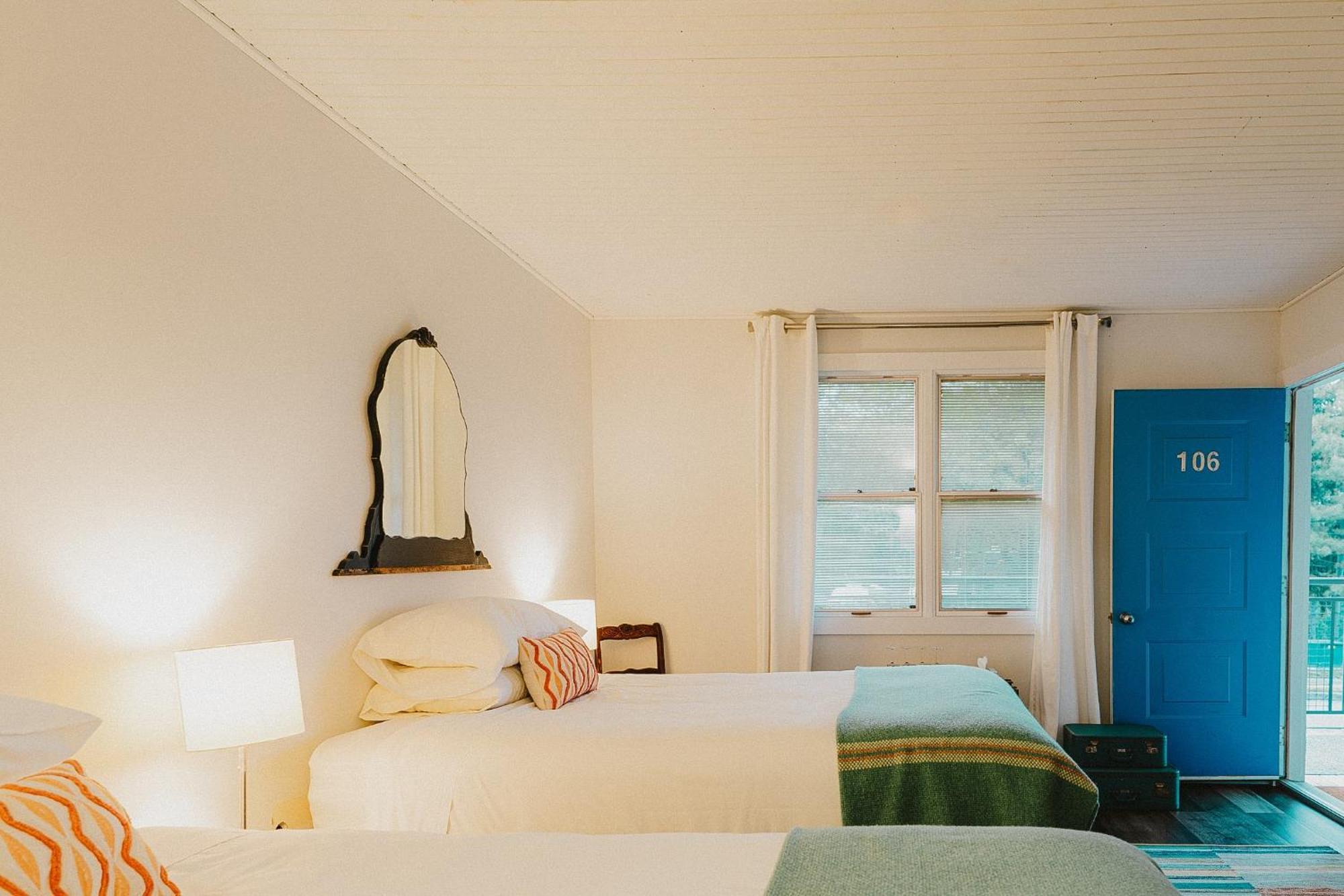 The Kent Motel Ниагара-он-те-Лейк Экстерьер фото