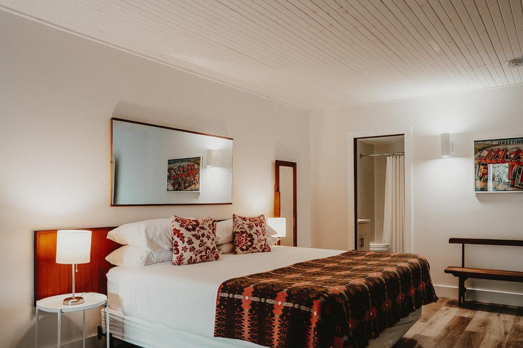 The Kent Motel Ниагара-он-те-Лейк Экстерьер фото