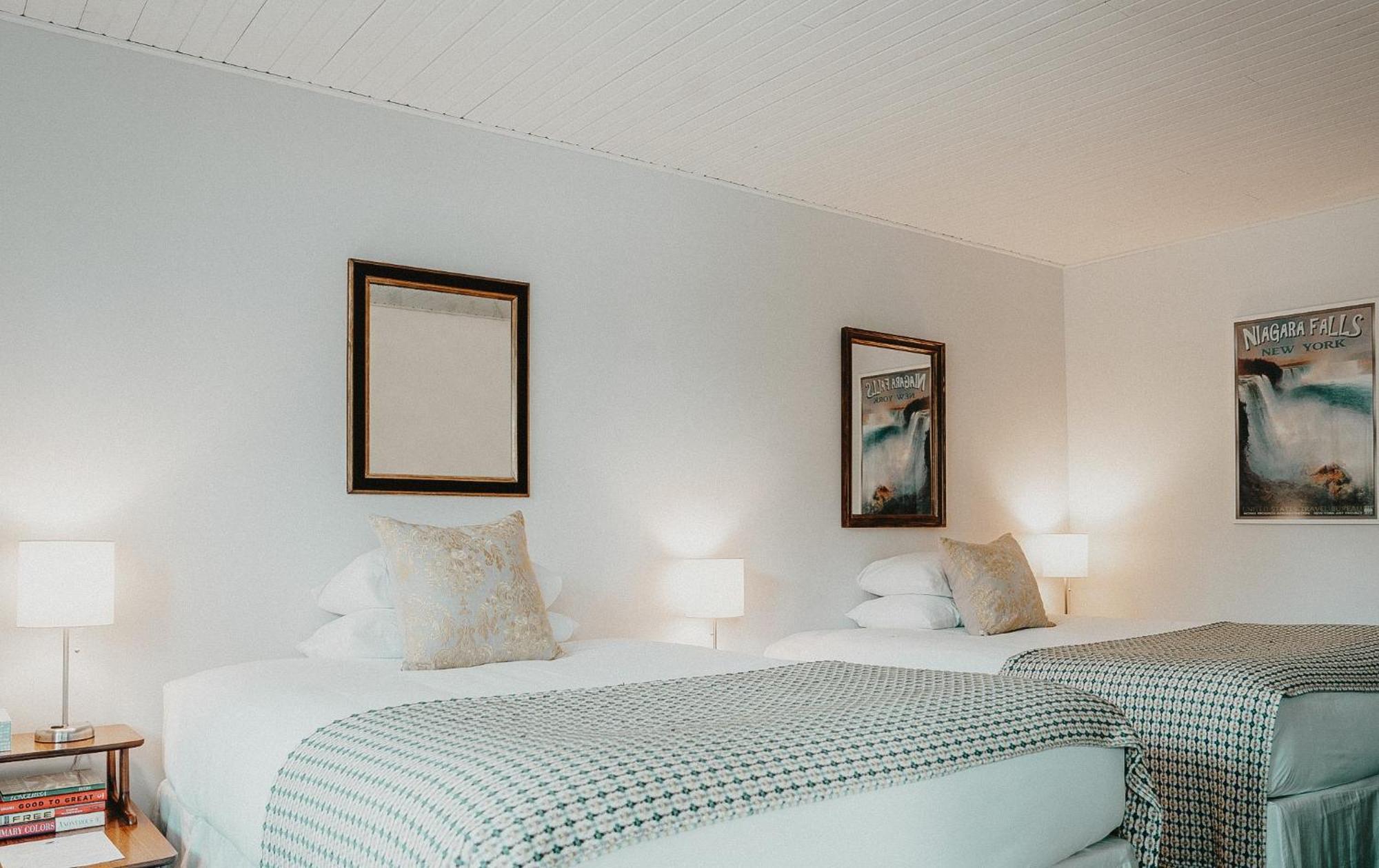 The Kent Motel Ниагара-он-те-Лейк Экстерьер фото